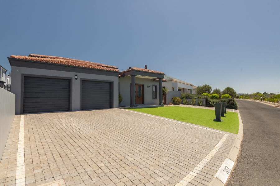 4 Bedroom Property for Sale in Calypso Beach Western Cape